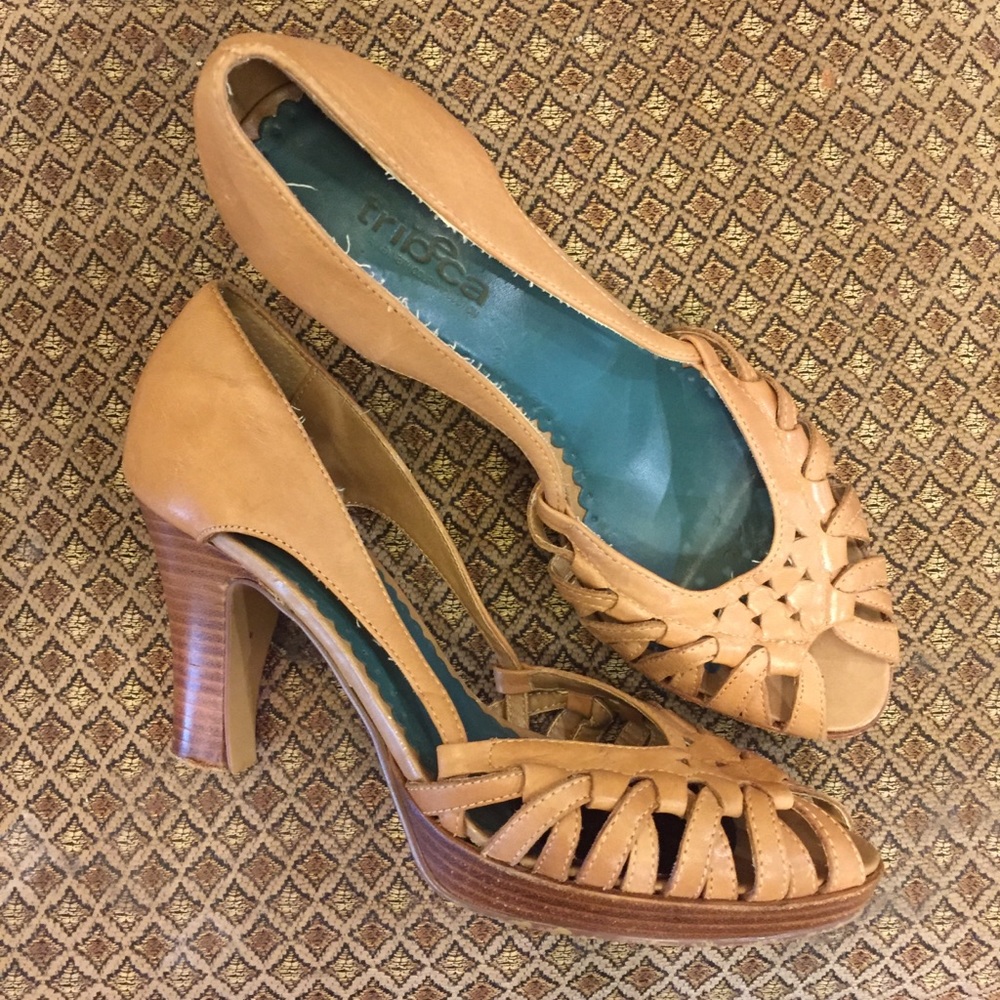 Tan Kenneth Cole Heels